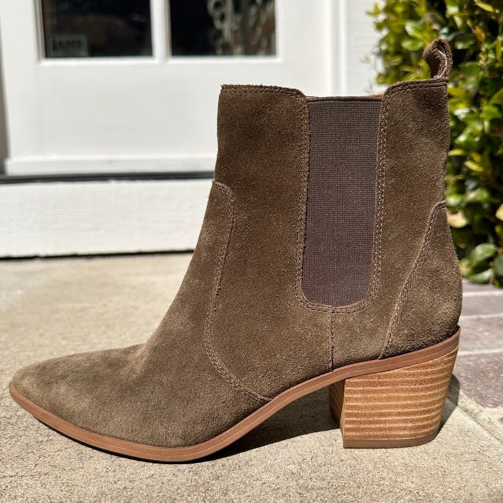 Franco Sarto Sager Suede Chelsea Booties olive green Sz 7